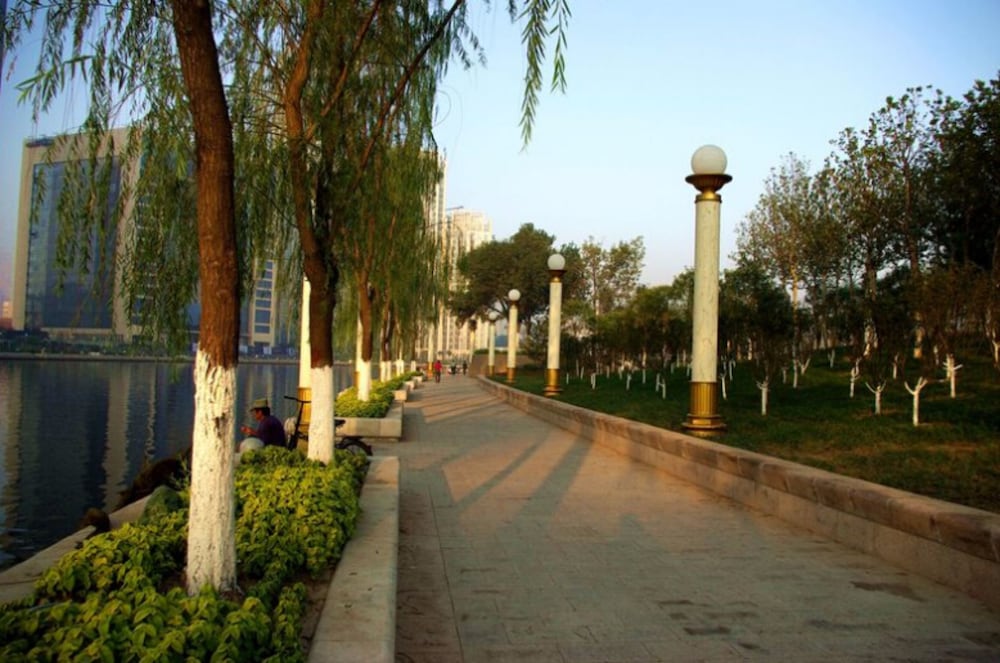 Tianjin Ocean Hotel 53/58