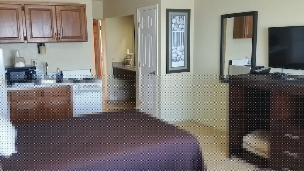 Driftwood Resort 7/70