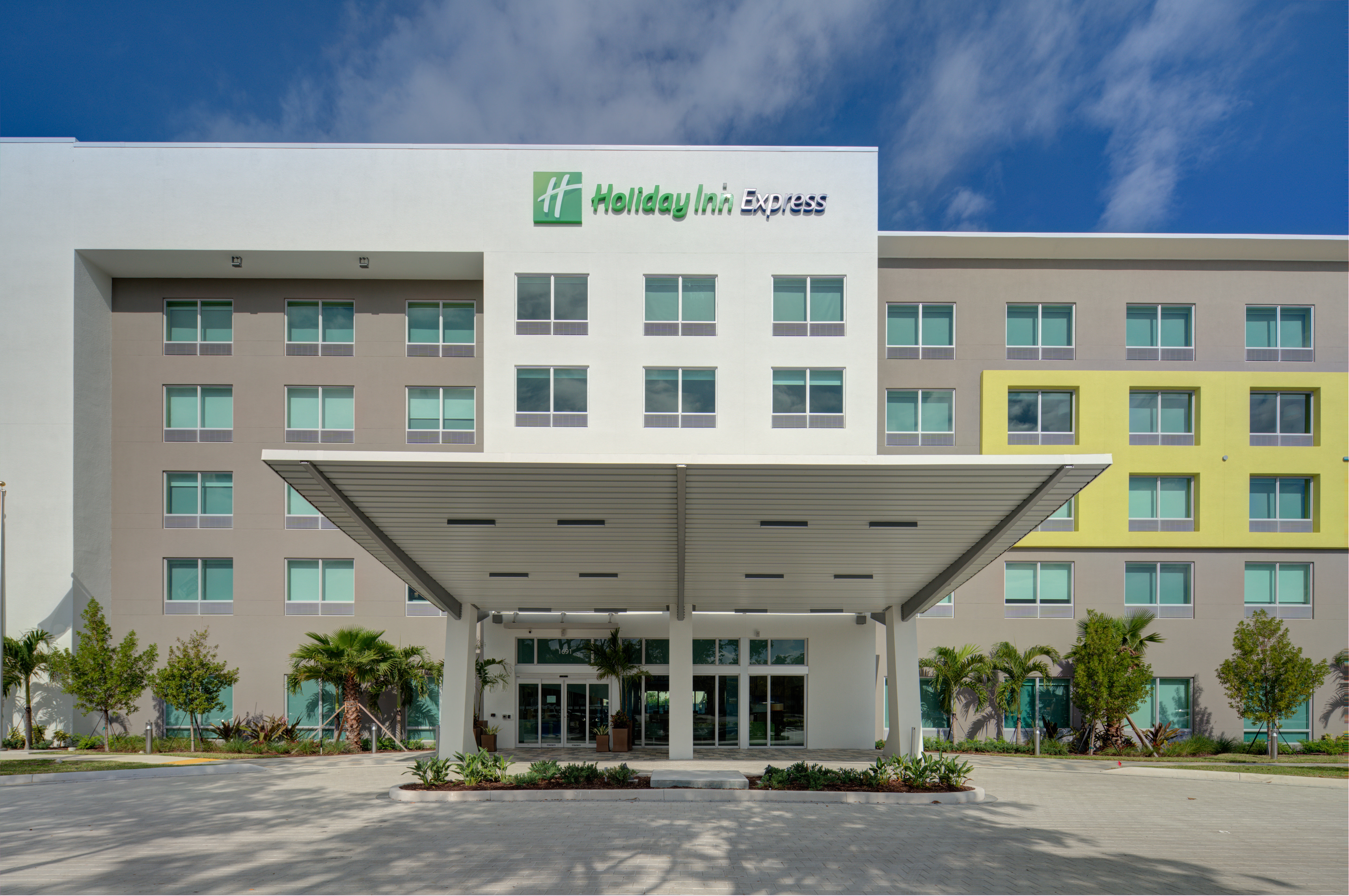 Holiday Inn Express Doral Miami 8/56