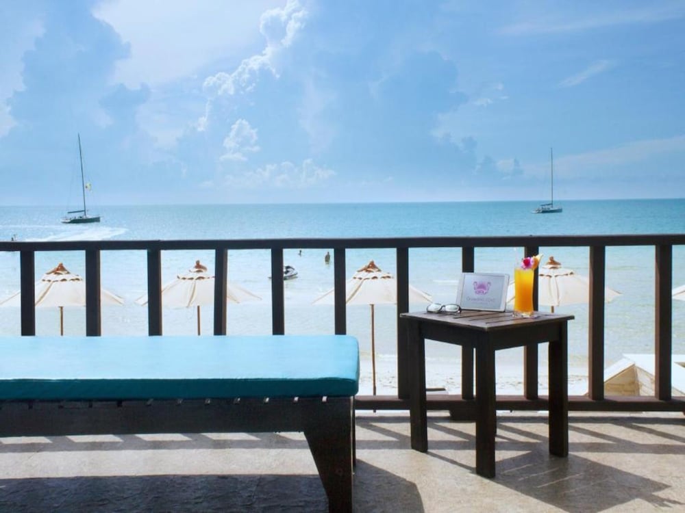 Chaweng Cove Beach Resort 70/72