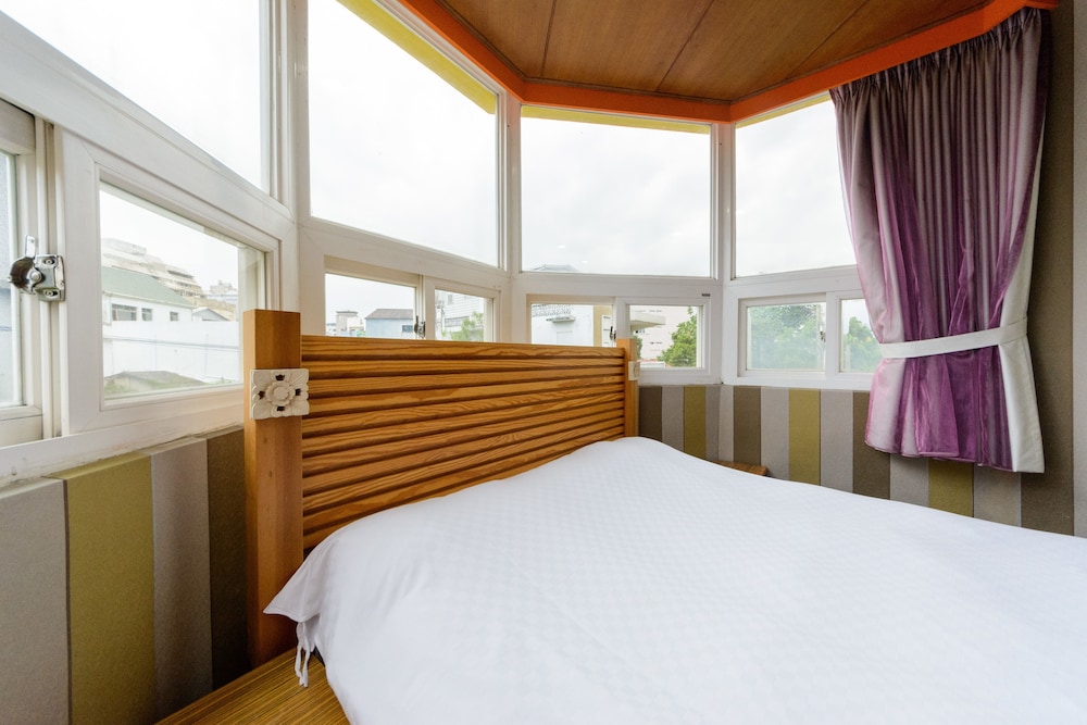 Owl Castle Bed and Breakfast 8/31