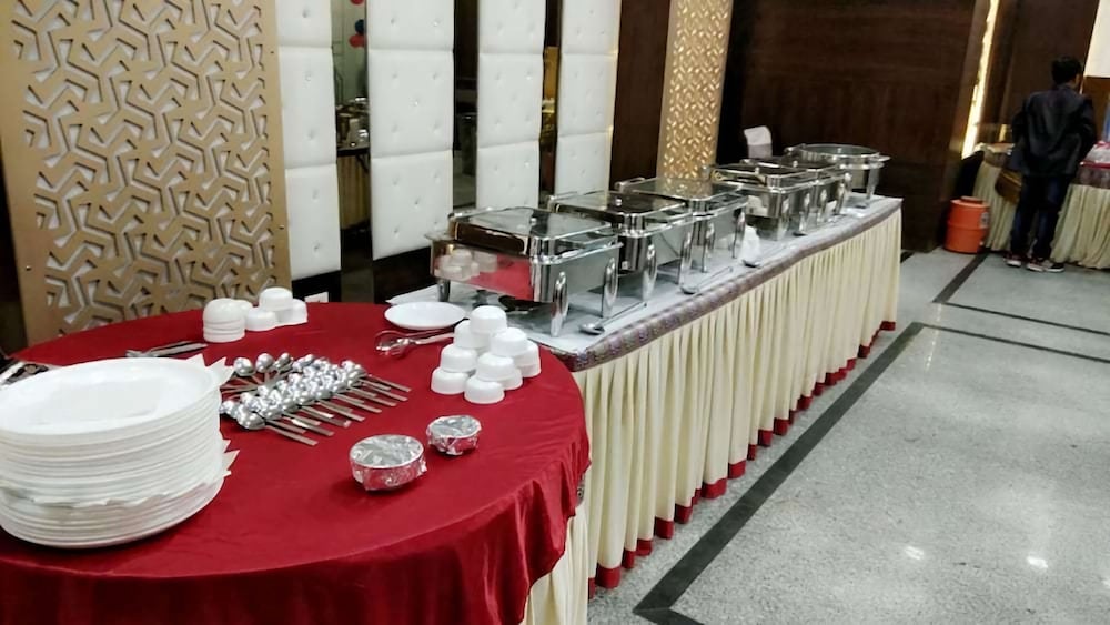 Madhav Muskan Residency 31/39
