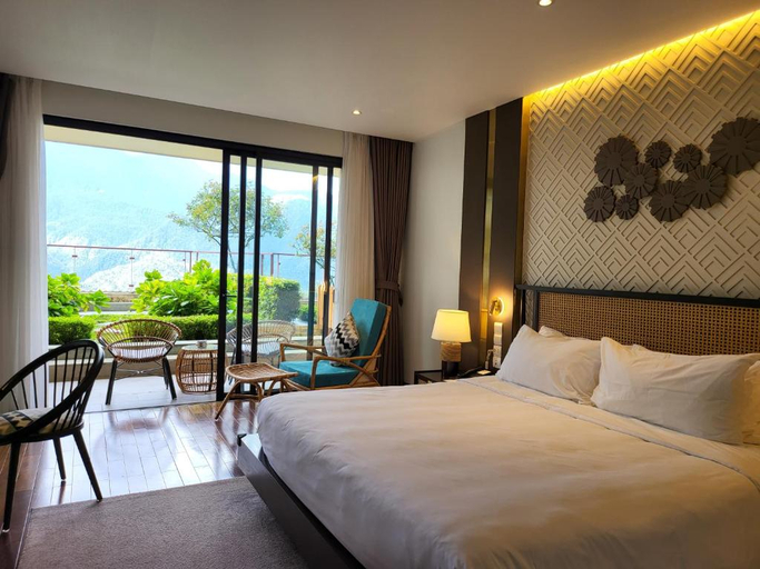 Deluxe, Double Bed, Garden and Mountain View