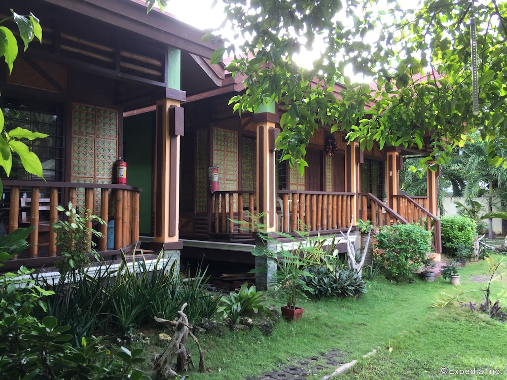 The Red Palm Resort 24/26