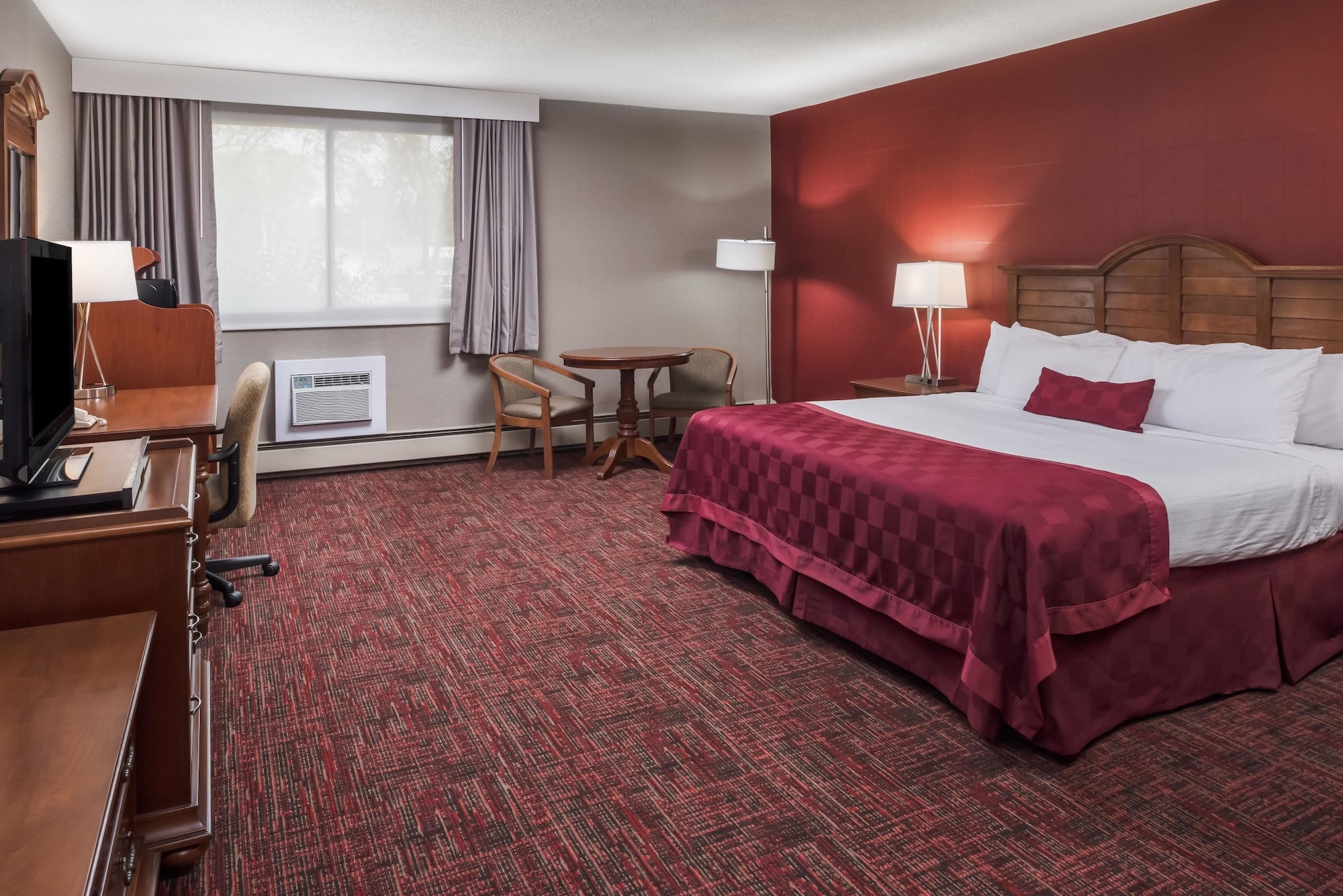 غرفة ديلوكس بسرير كينج، Ramada By Wyndham Grand Forks 2/10