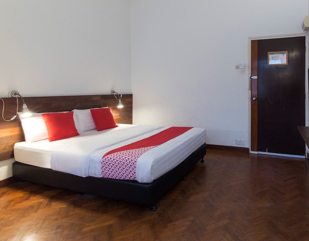 Oyo 161 Lodge Paradize Hotel 10/25