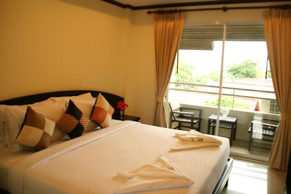 Marina Beach Resort 24/65