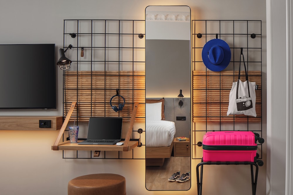 Moxy Istanbul Beyoglu 38/50