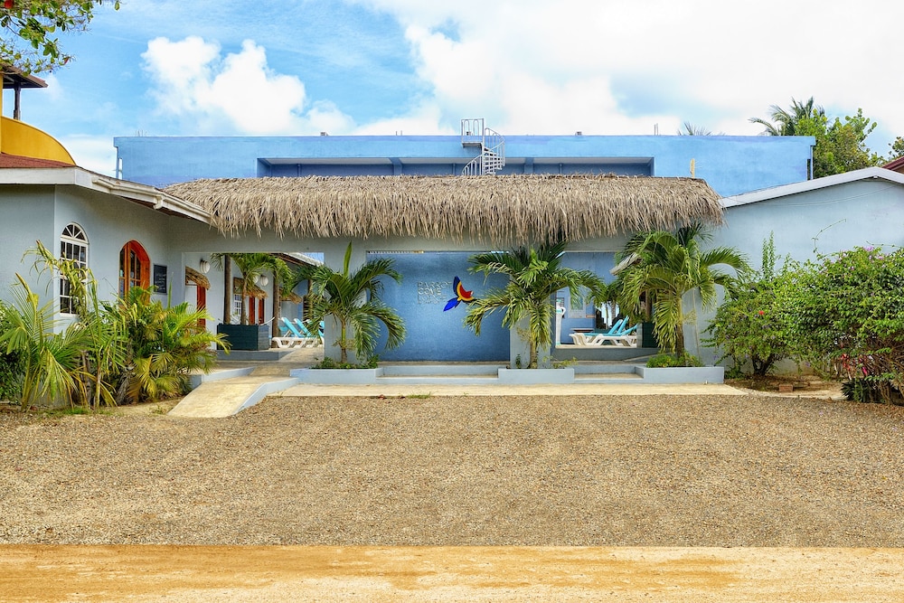 Parrot Cove Lodge 9/72