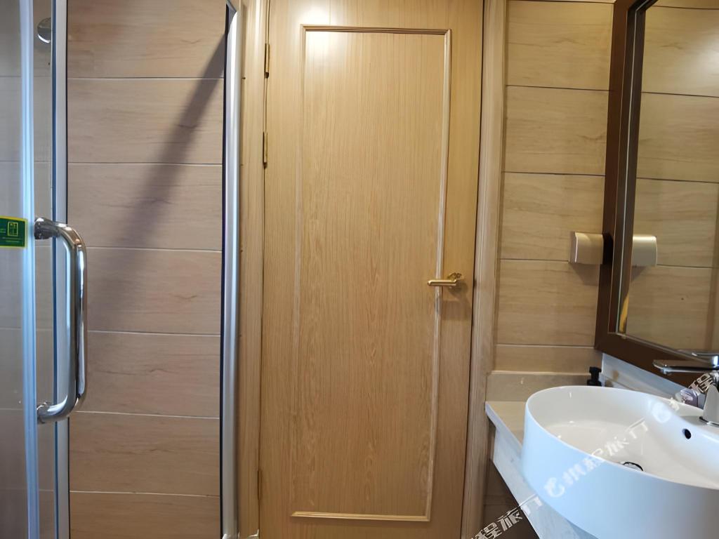 Vienna Hotel Shenzhen Baoan Chuangye Road 54/56