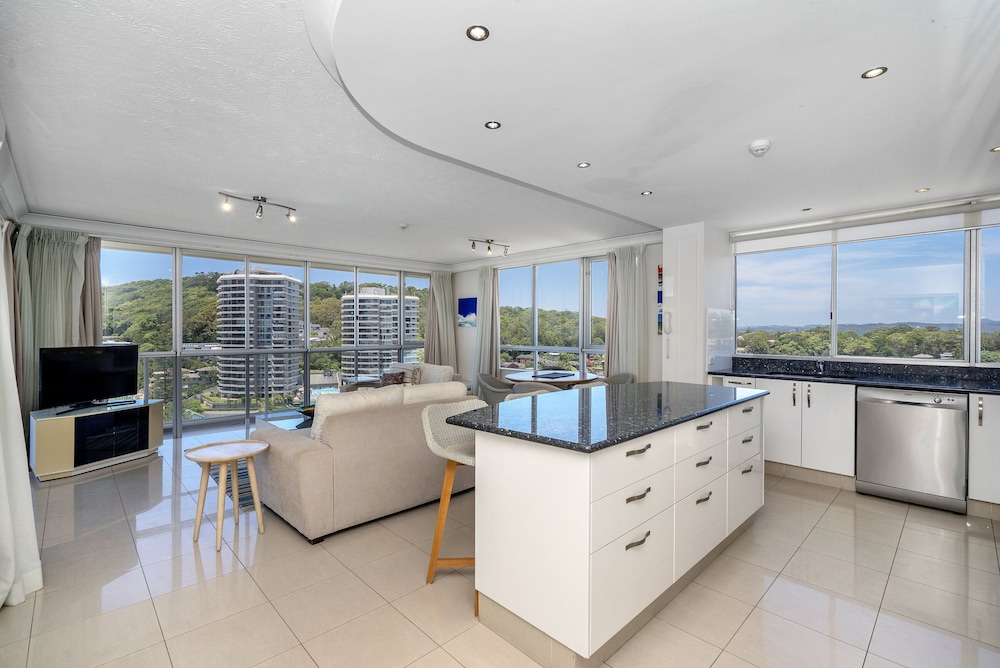Burleigh Beach Tower 7/49