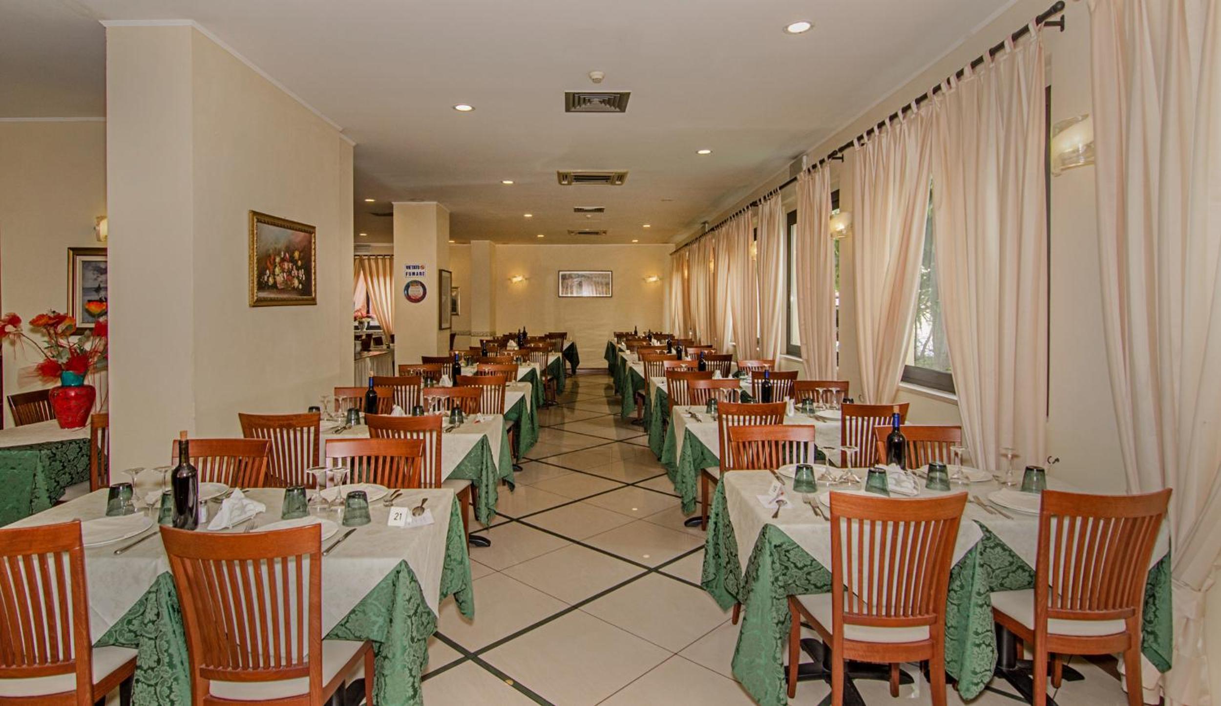 HOTEL VILLA OMBROSA 35/52