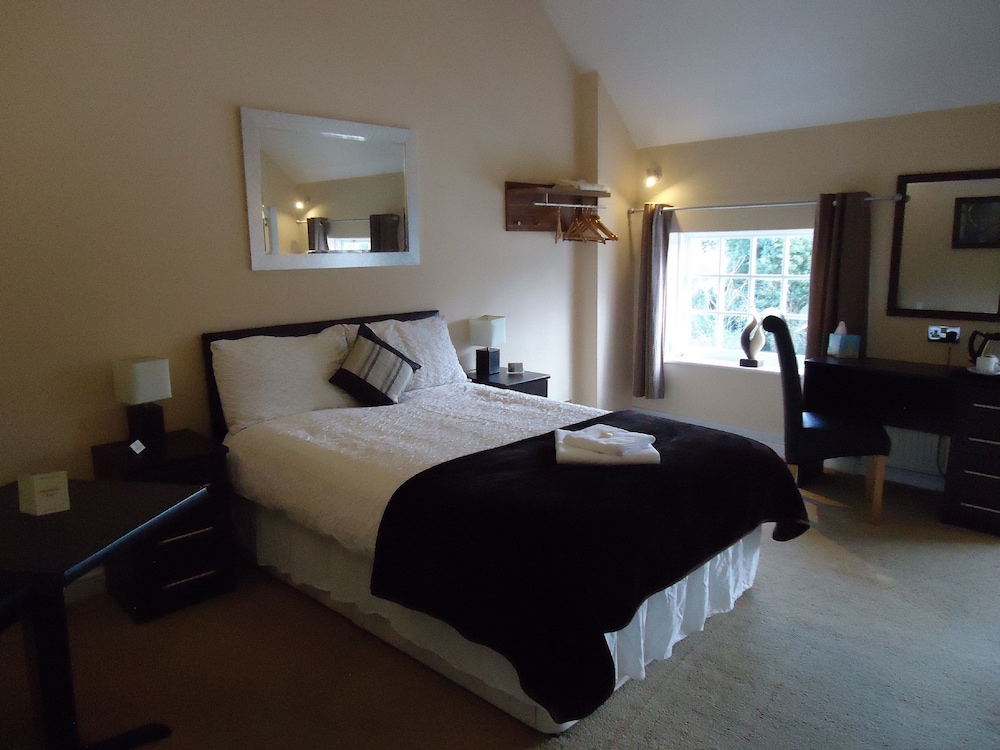 The Silverton Inn - B&B 6/30