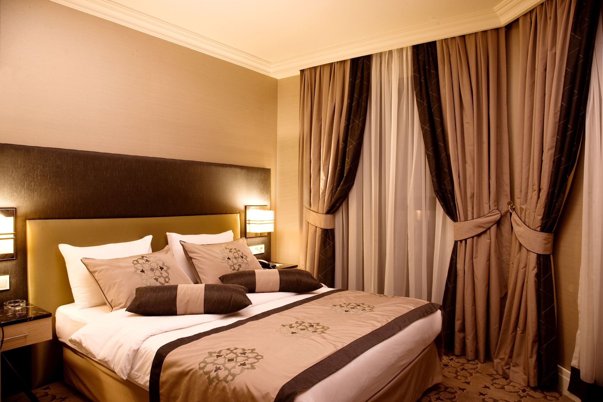 STANDARD, DOUBLE OR TWIN BED