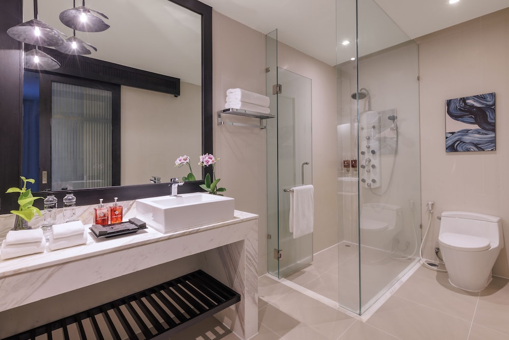 Wyndham Grand Phuket Kalim Bay 74/74