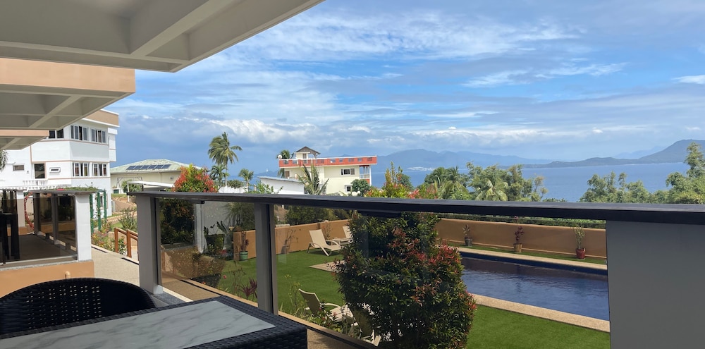 Verde View Villas 5/50