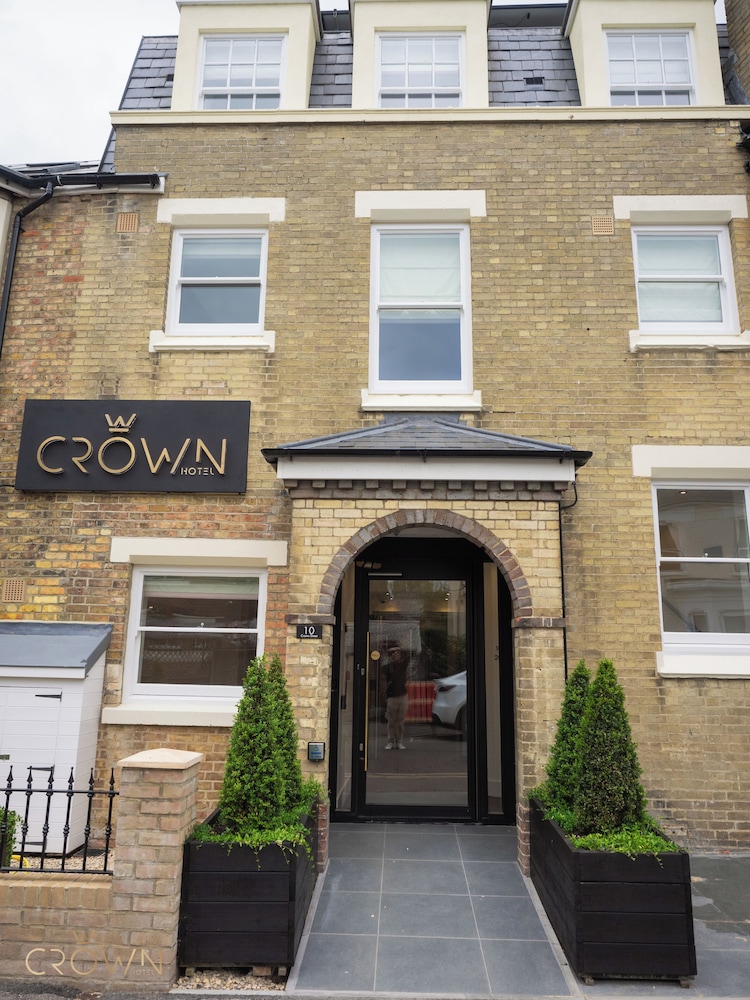 Crown Hotel 1/48