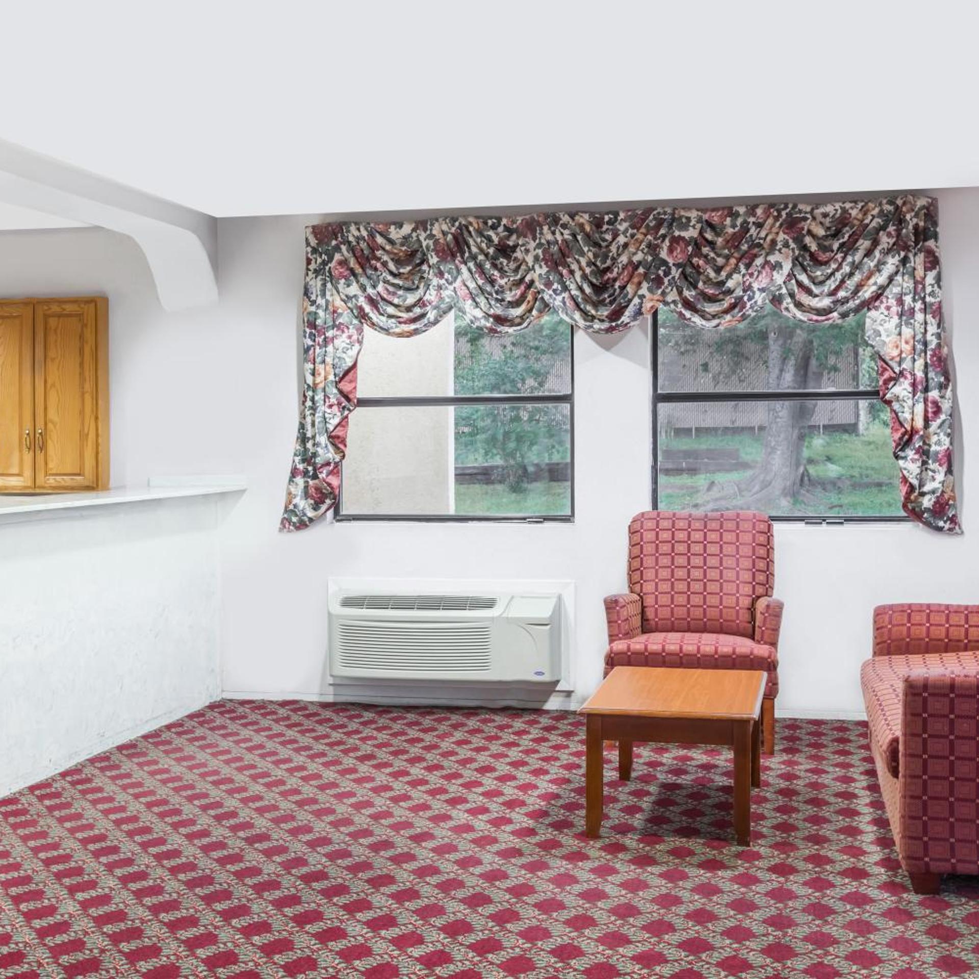 Deluxe Inn Denton 20/23