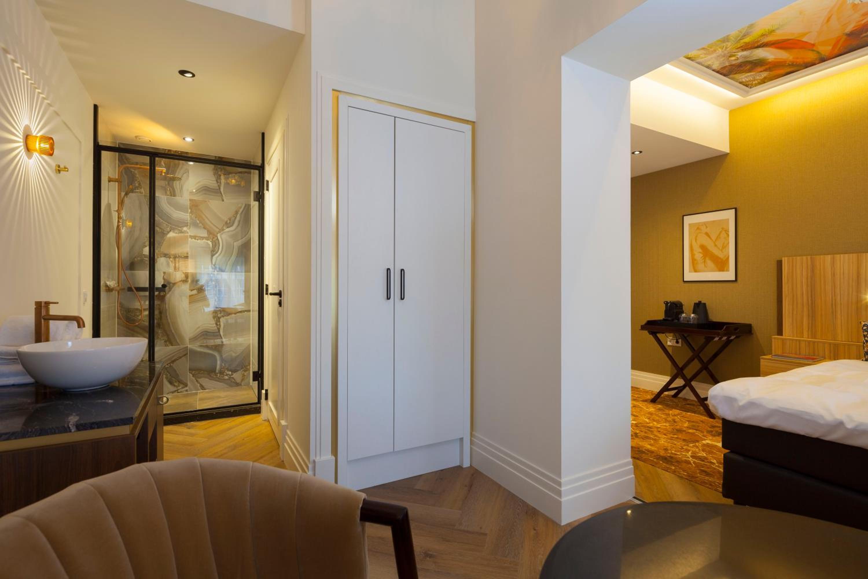 Amadore Stadshotel Jersey 46/47