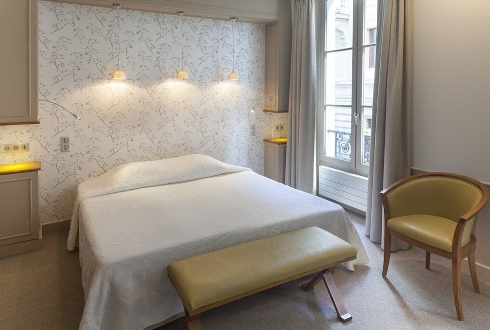 Hotel De Fleurie 14/50