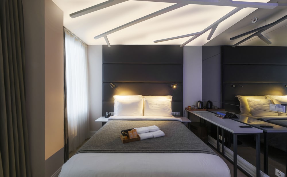 Khai Hotel Karakoy 28/60
