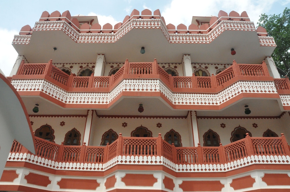 Hotel Sajjan Niwas 1/32