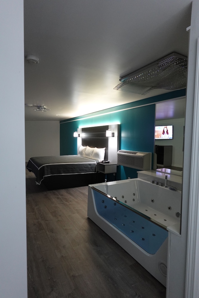 Budget Inn North Kingstown 25/29