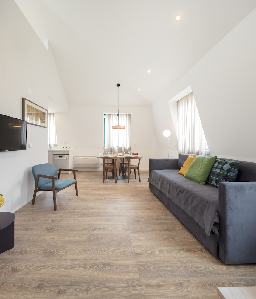 Lisbon Serviced Apartments - Chiado Emenda 56/70