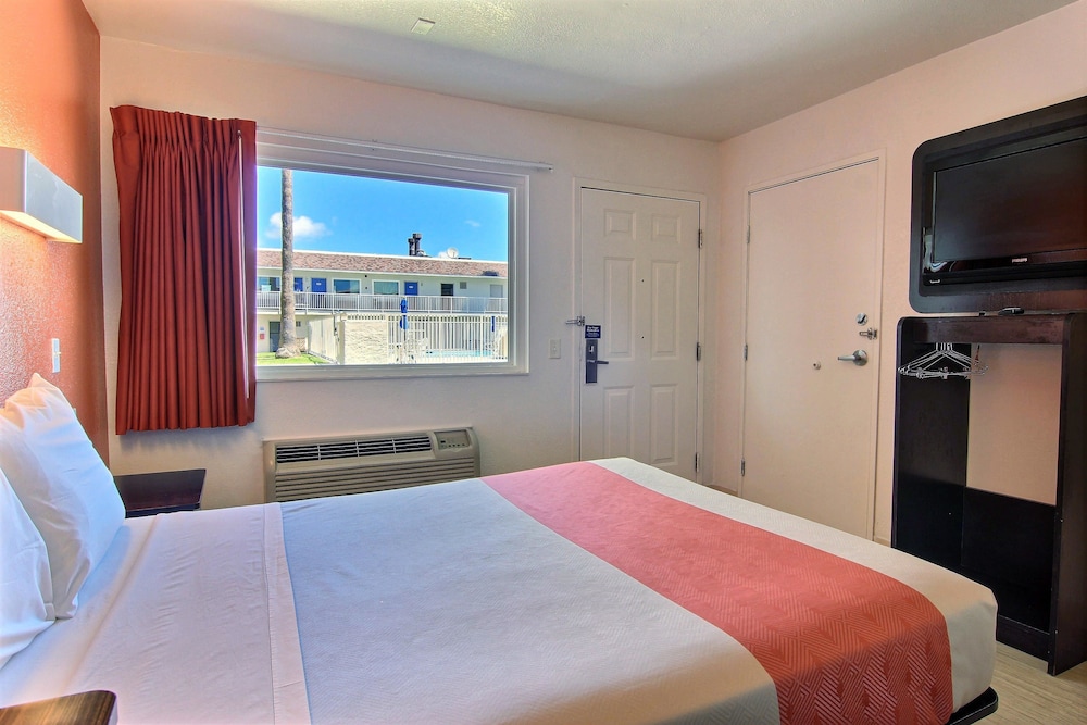 Motel6 Corpus Christi, TX - East - North Padre Island 27/58