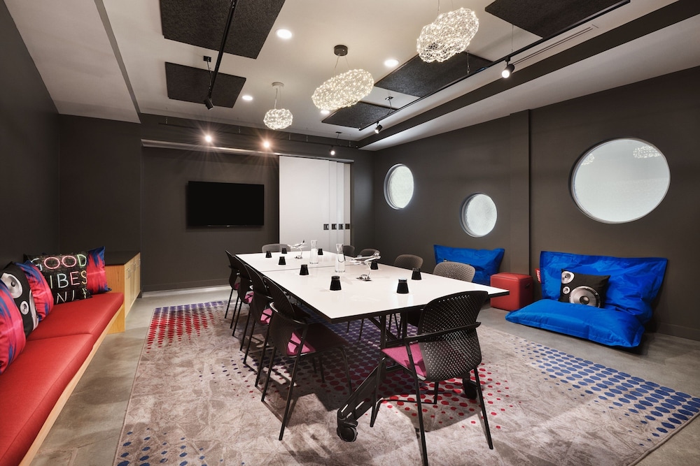Aloft Atlanta Perimeter Center 29/33