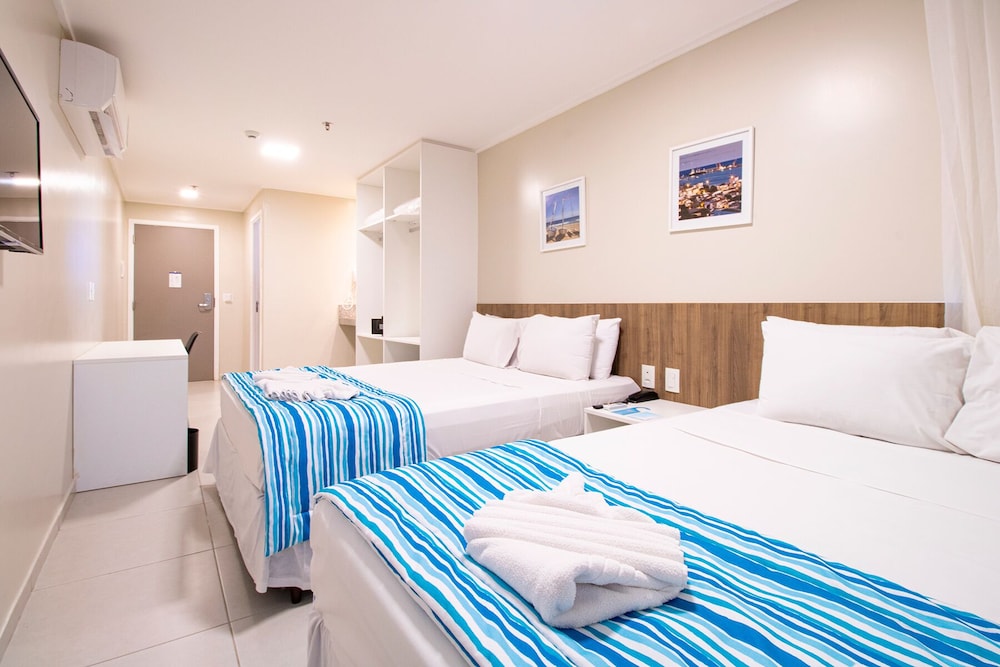 Acqua Inn 7/50