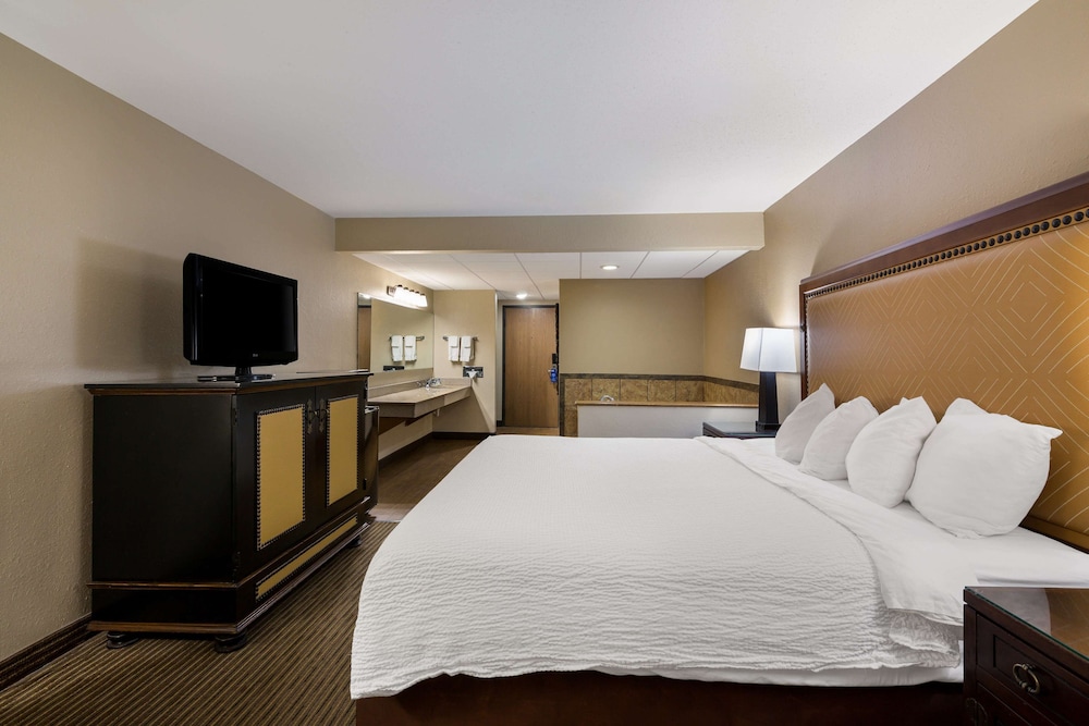 Revel Hotel Minot, SureStay Collection by Best Western 9/66