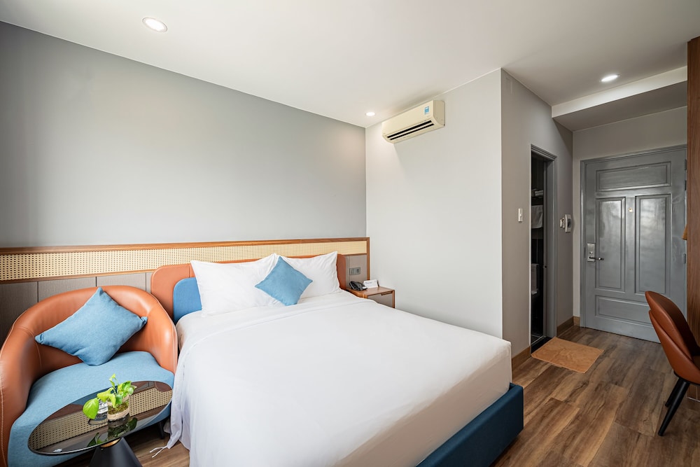 Deluxe, Queen Bed