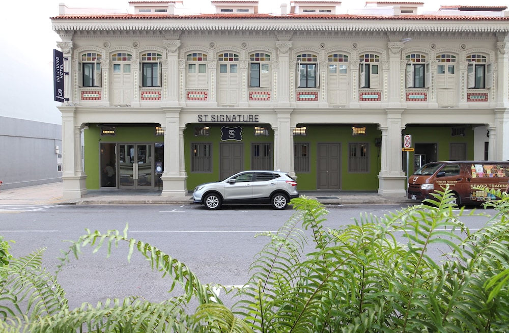 ST Signature Jalan Besar 17/50