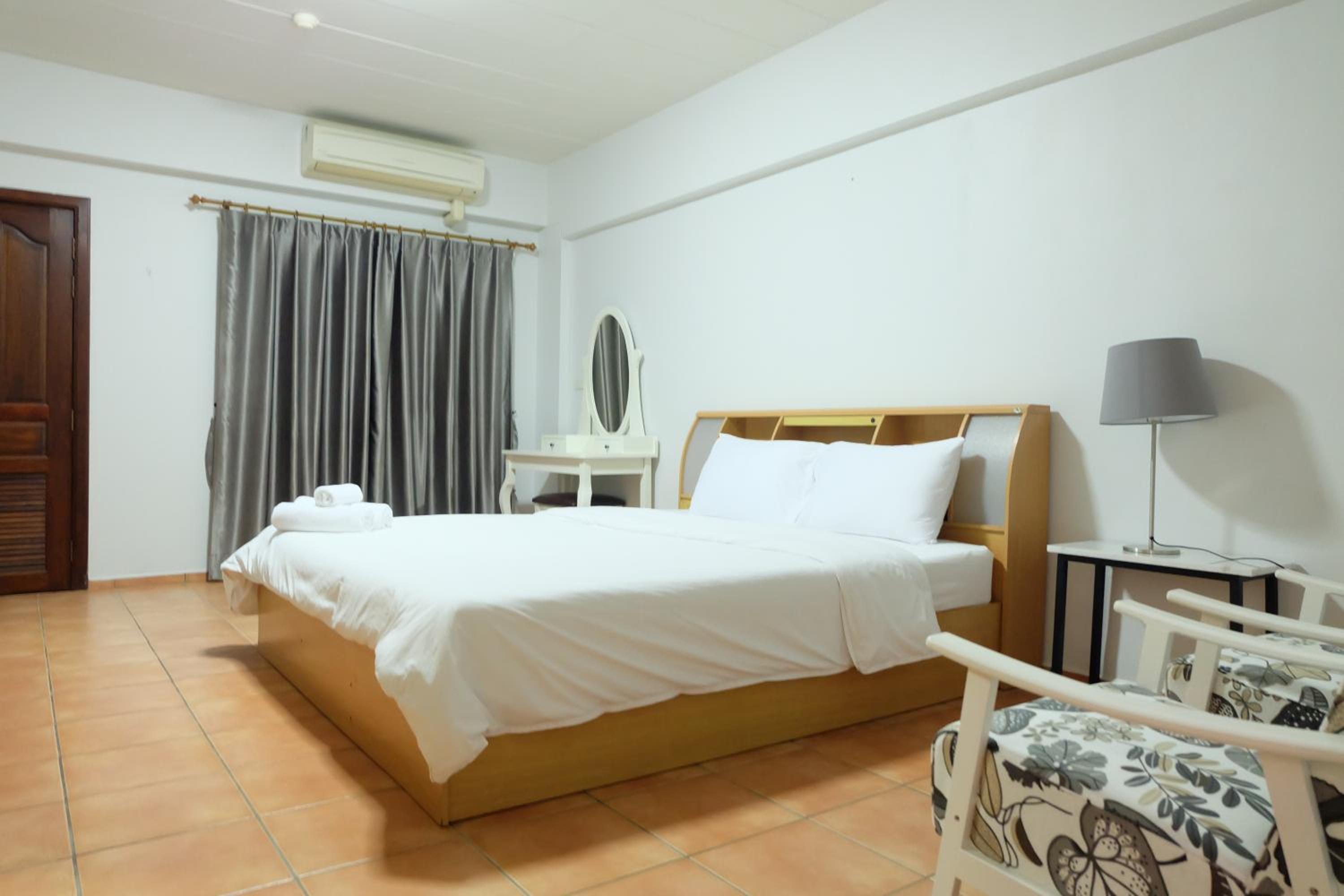 Lomsabai Apartments 18/79