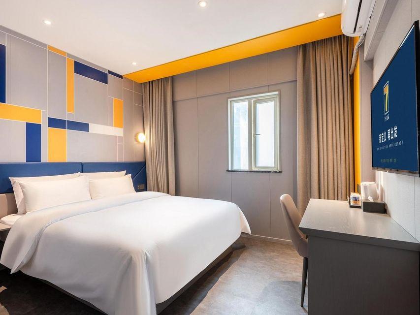 Room, Double Bed