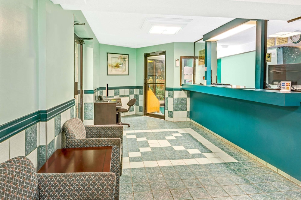Super 8 by Wyndham Toronto East ON 9/50