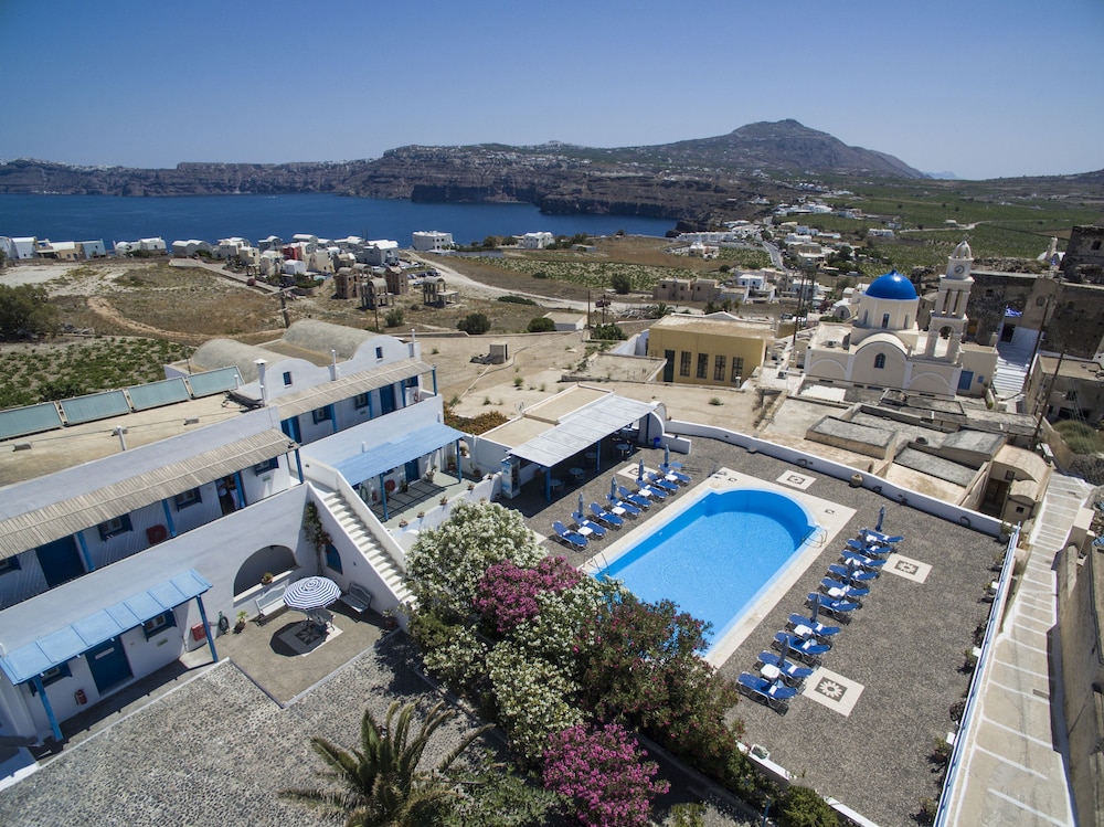 Thira S Dolphin Hotel 54/72