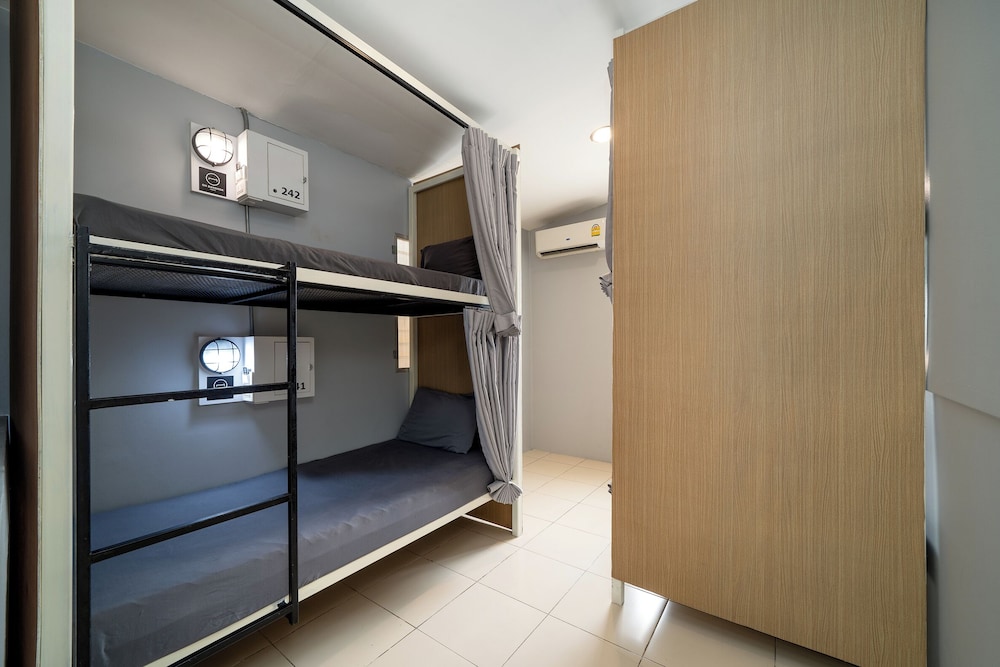 Oh Bangkok Hostel 84/84