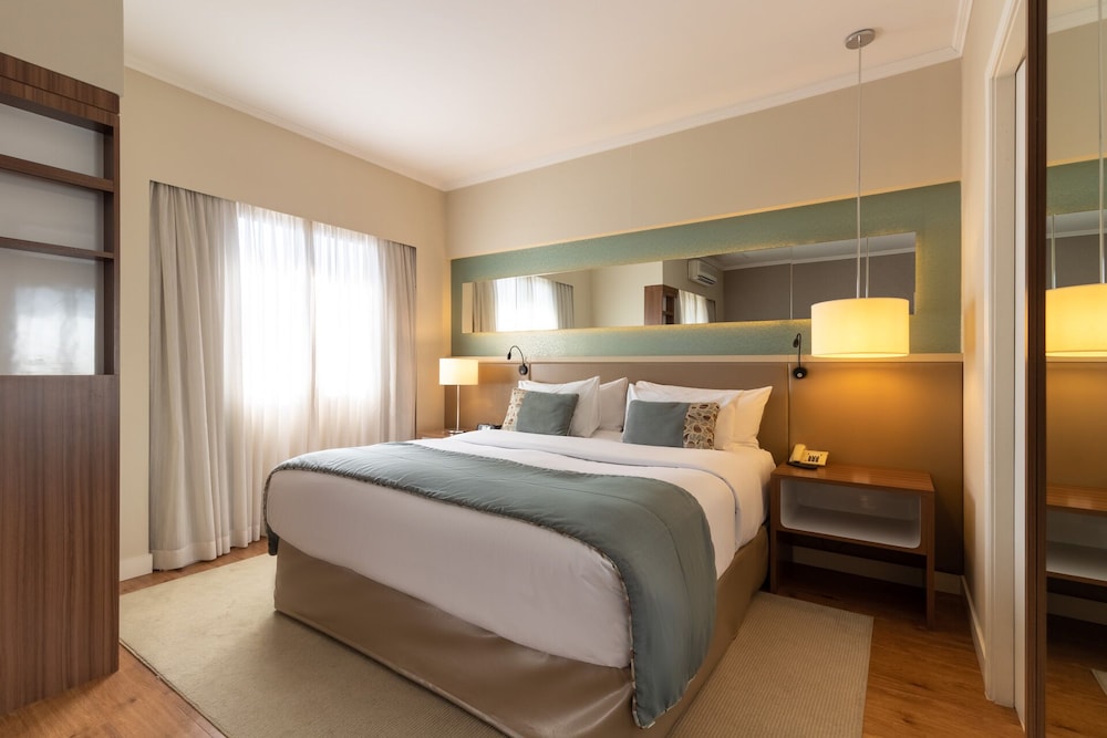 غرفة بزنس بسرير كوين، Clarion Hotel Faria Lima 5/7
