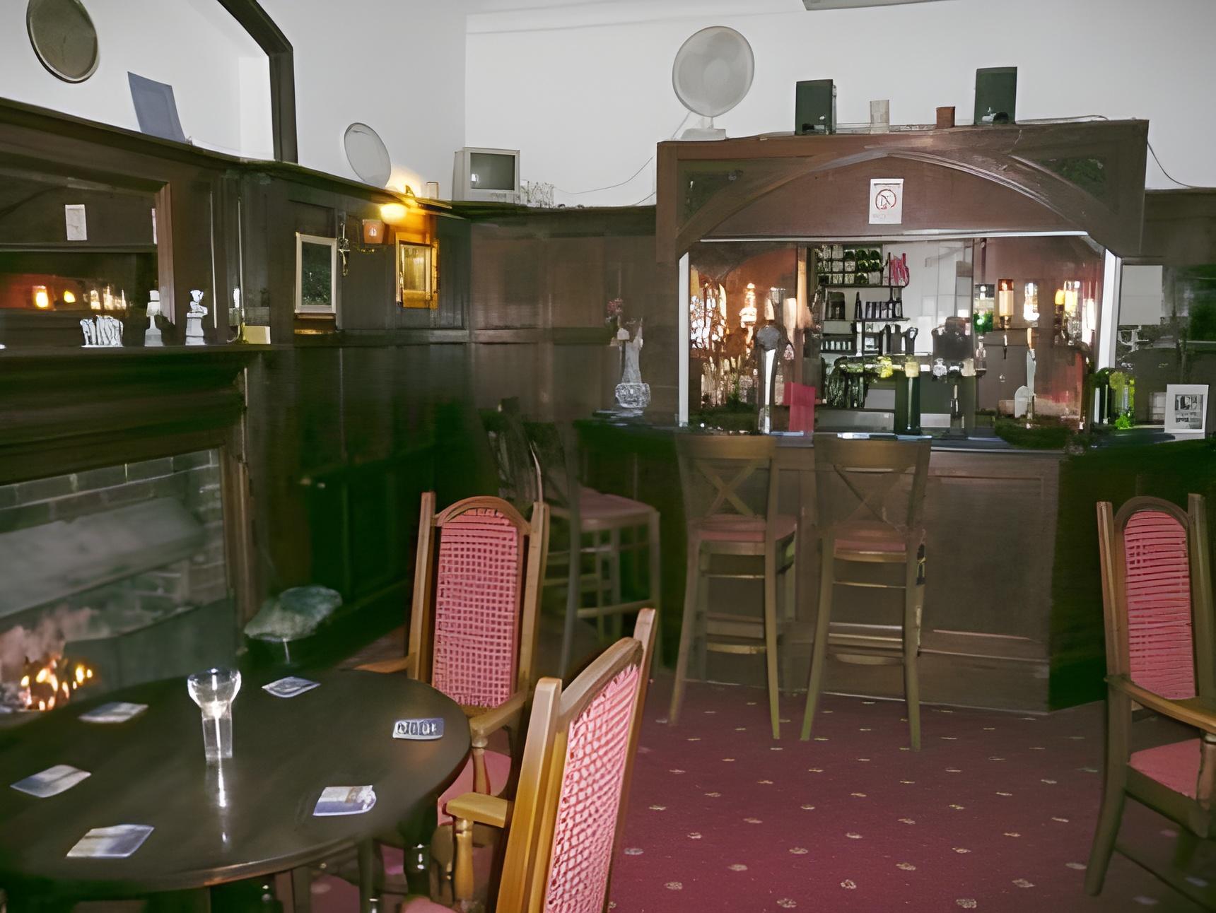 The Lismore Hotel 14/24