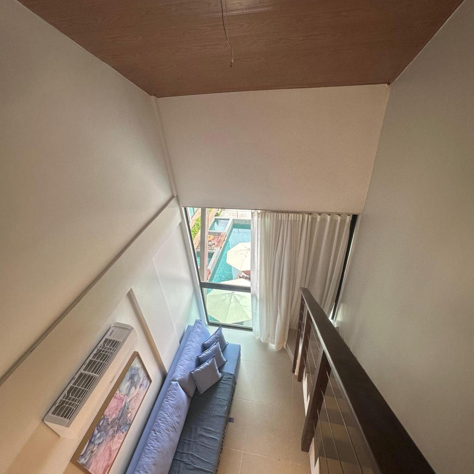 SUNNY HALL BY AFT 21/50