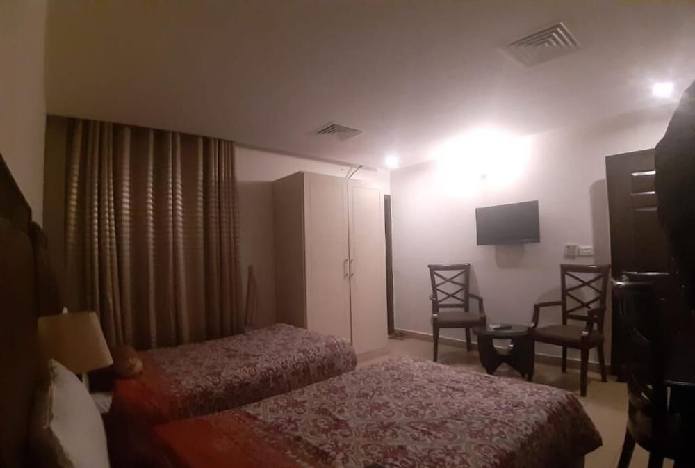 The Grand Inn Hotel 35/50