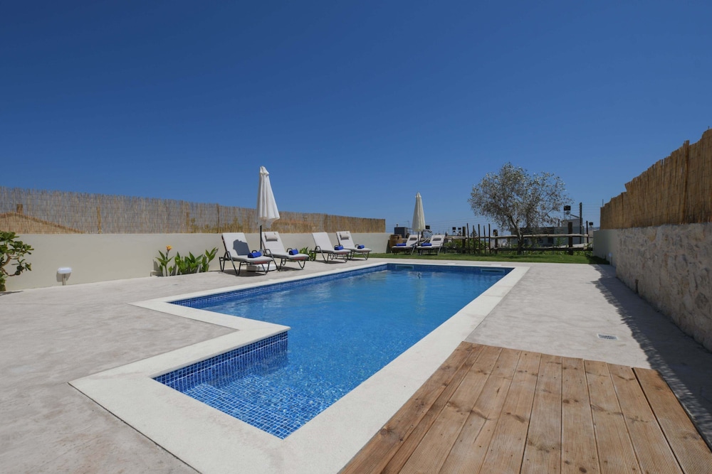Arismari Villa - Private Pool 13/17