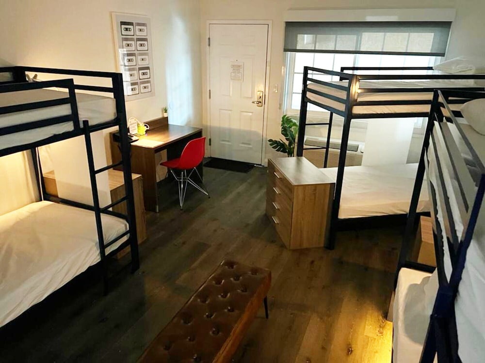 Bposhtels Anaheim 26/40