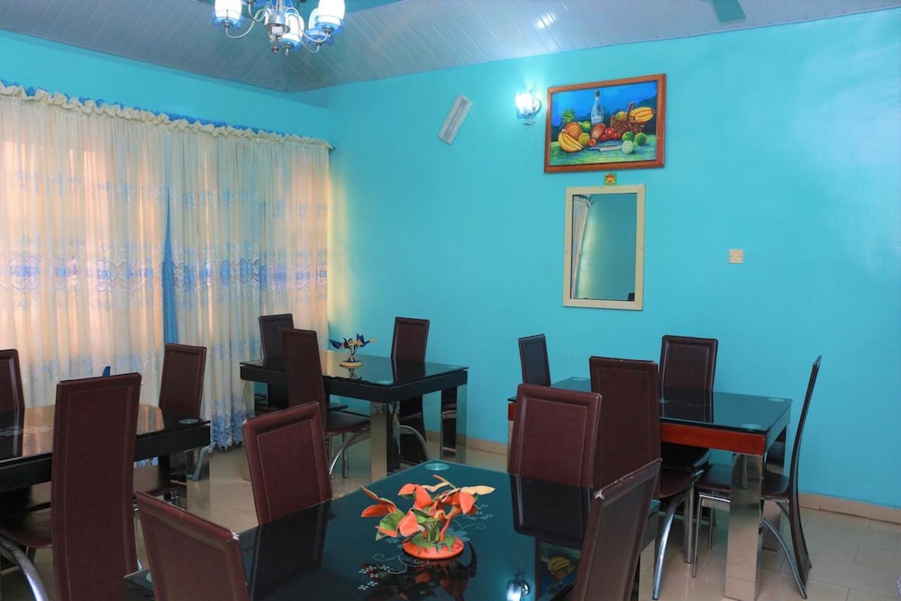 EMROSY HOTELS AND SUITES 36/50