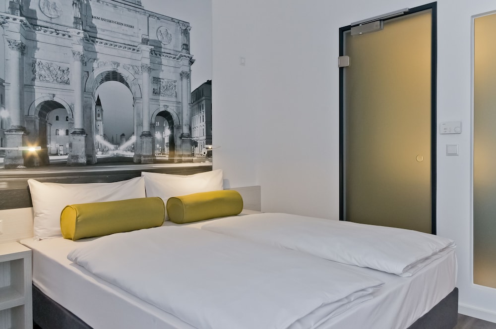 ADJOINING, STANDARD, DOUBLE BED