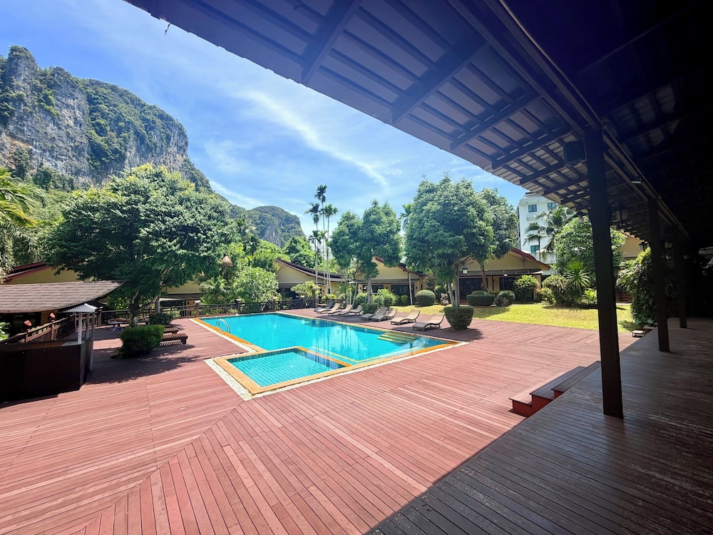 Aonang Phu Petra Resort 46/75