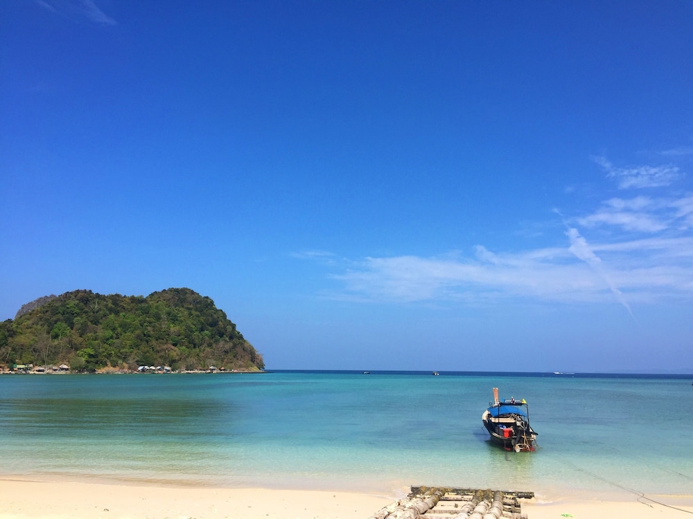 Phi Phi Little Star 29/66