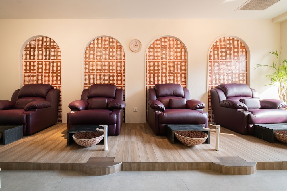 The Fig Lobby 120/136